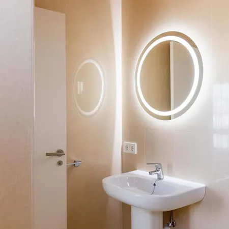 Villa Macarena With High Speed Wifi Internet And Air Conditioning